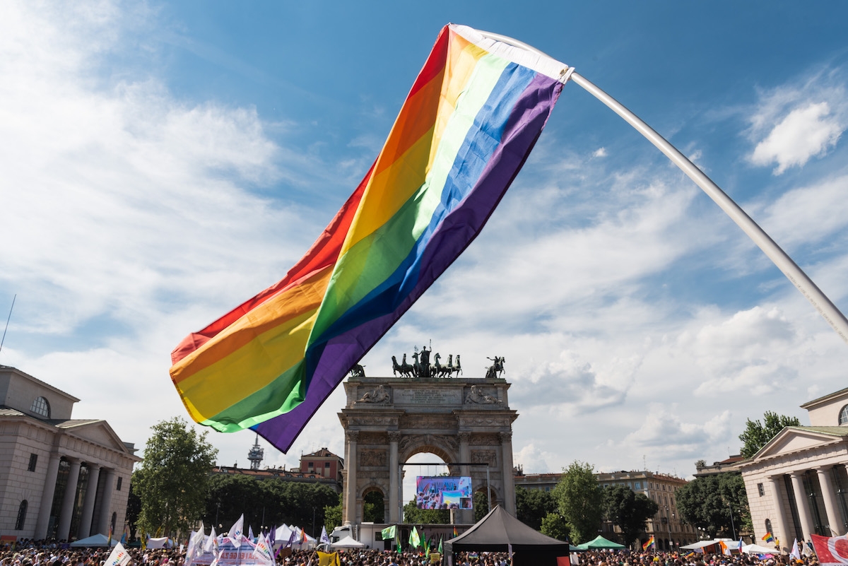 A Milano il Pride sfila in centro fino all’Arco della Pace IT