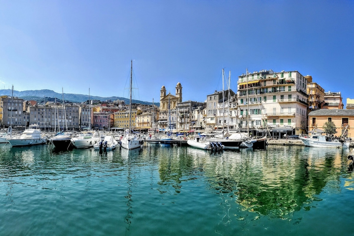 2bastia-corsica-foto-di-benoit-debaix-unsplash