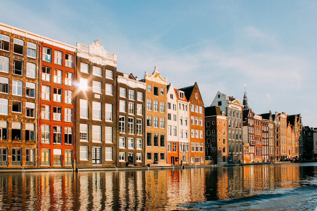 crociera in Olanda, Amsterdam, foto di Javier M. via Unsplash