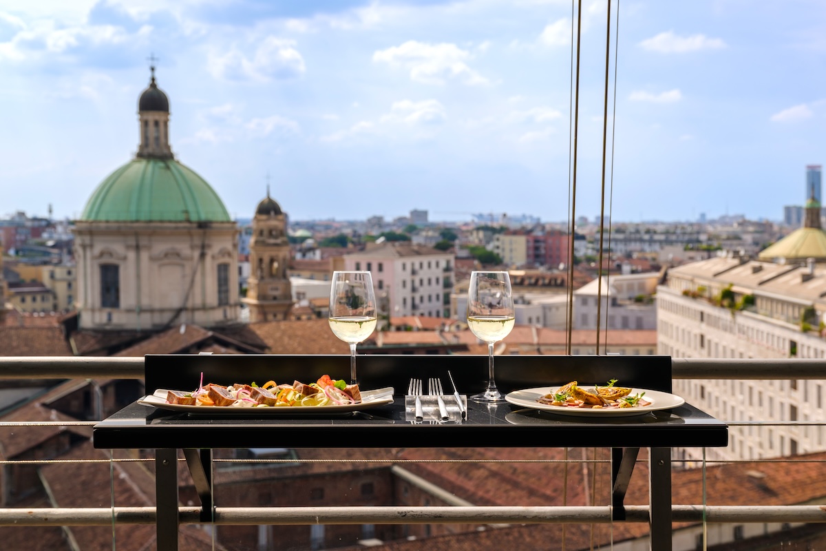 terrazze rooftop milano 2025, The Roof Milano_Lunch