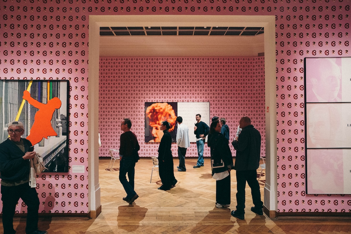 visitare bruxelles-bozar-expo-John-Baldessari-foto di Marin Driguez